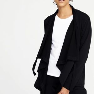 Cinched collar open front wrap